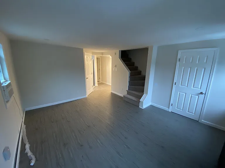 942 Mill Rd #B — Photo 3