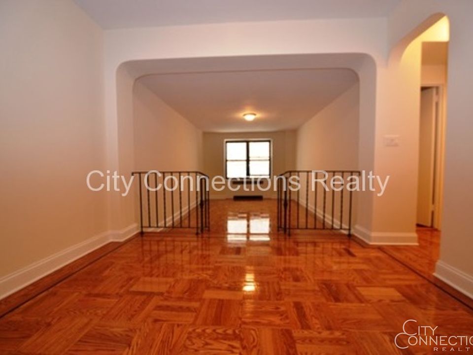 1st image of 110 Bennett Ave APT 2D