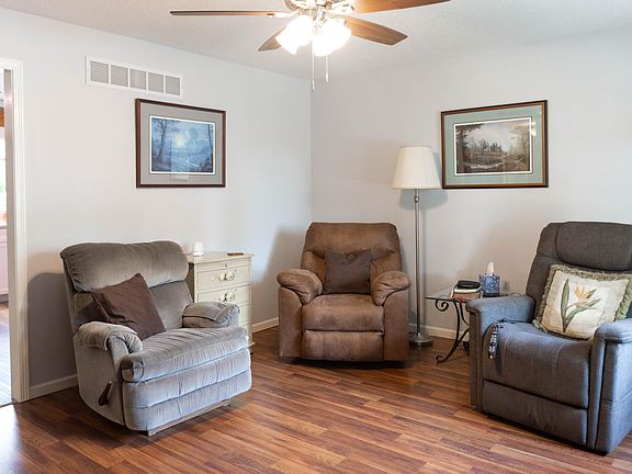 5th image of 1513 Broadmoor Ln