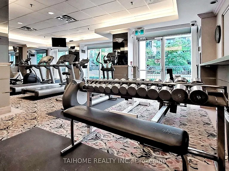 28 Hollywood Ave #809 — Photo 34