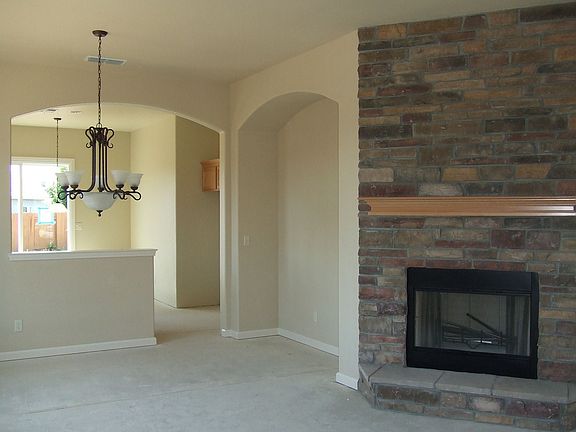 Family to Kitchen