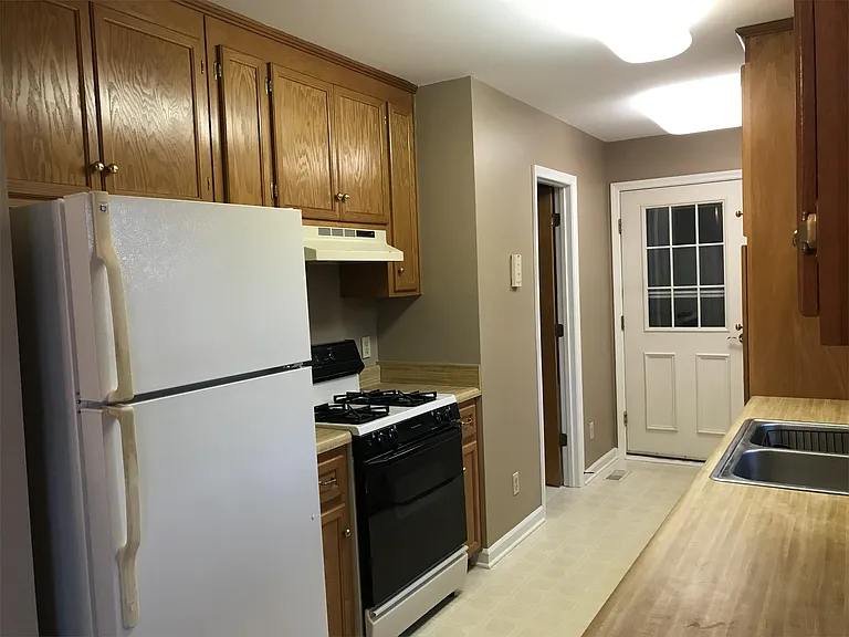14349 Hillcrest Dr — Photo 6