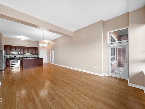 4th image of 6000 N Cicero Ave APT 205