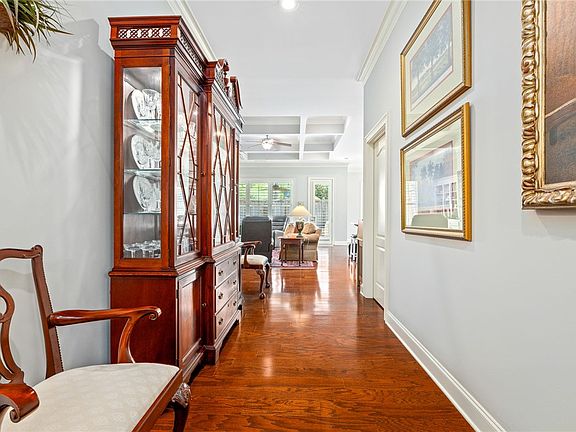 4th image of 1687 Easton Ct
