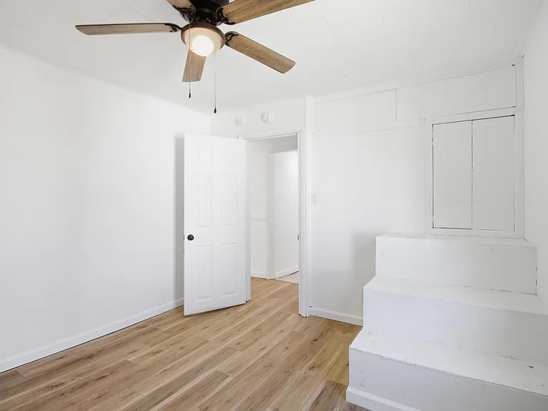 975 Washburn St — Photo 15