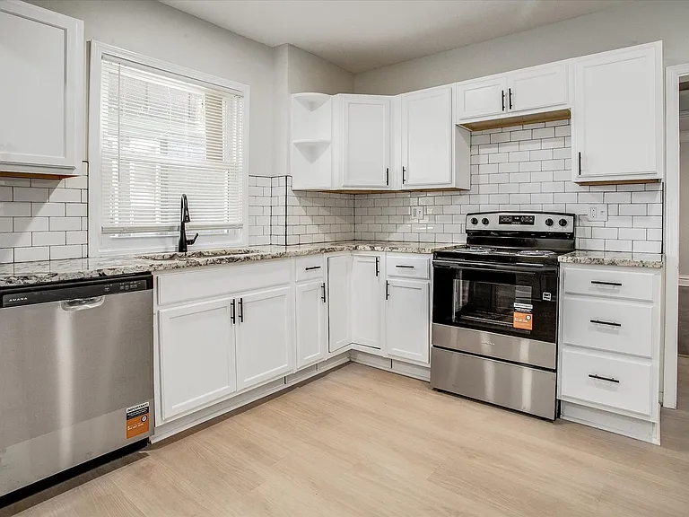 3408 Bellefontaine Ave — Photo 17