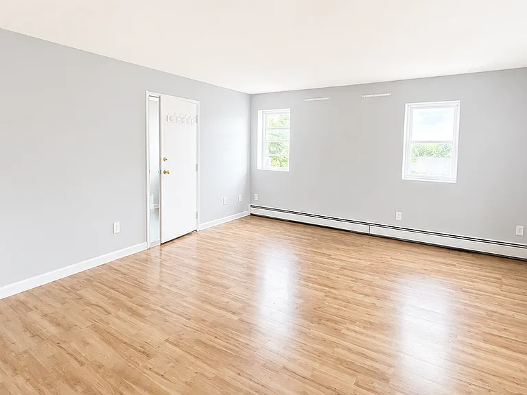 62-70 E Main St #G — Photo 3