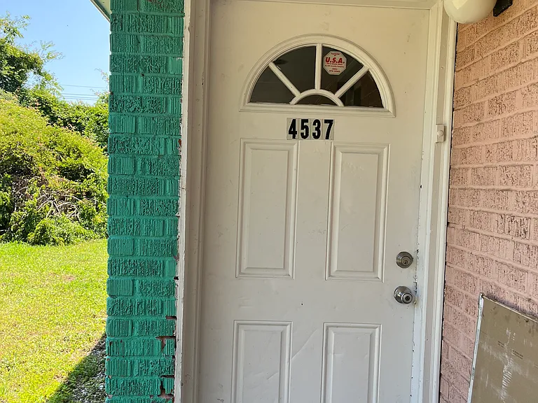 4537 Reynes St — Photo 15