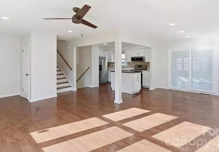 5810 Red Carriage Ln — Photo 9