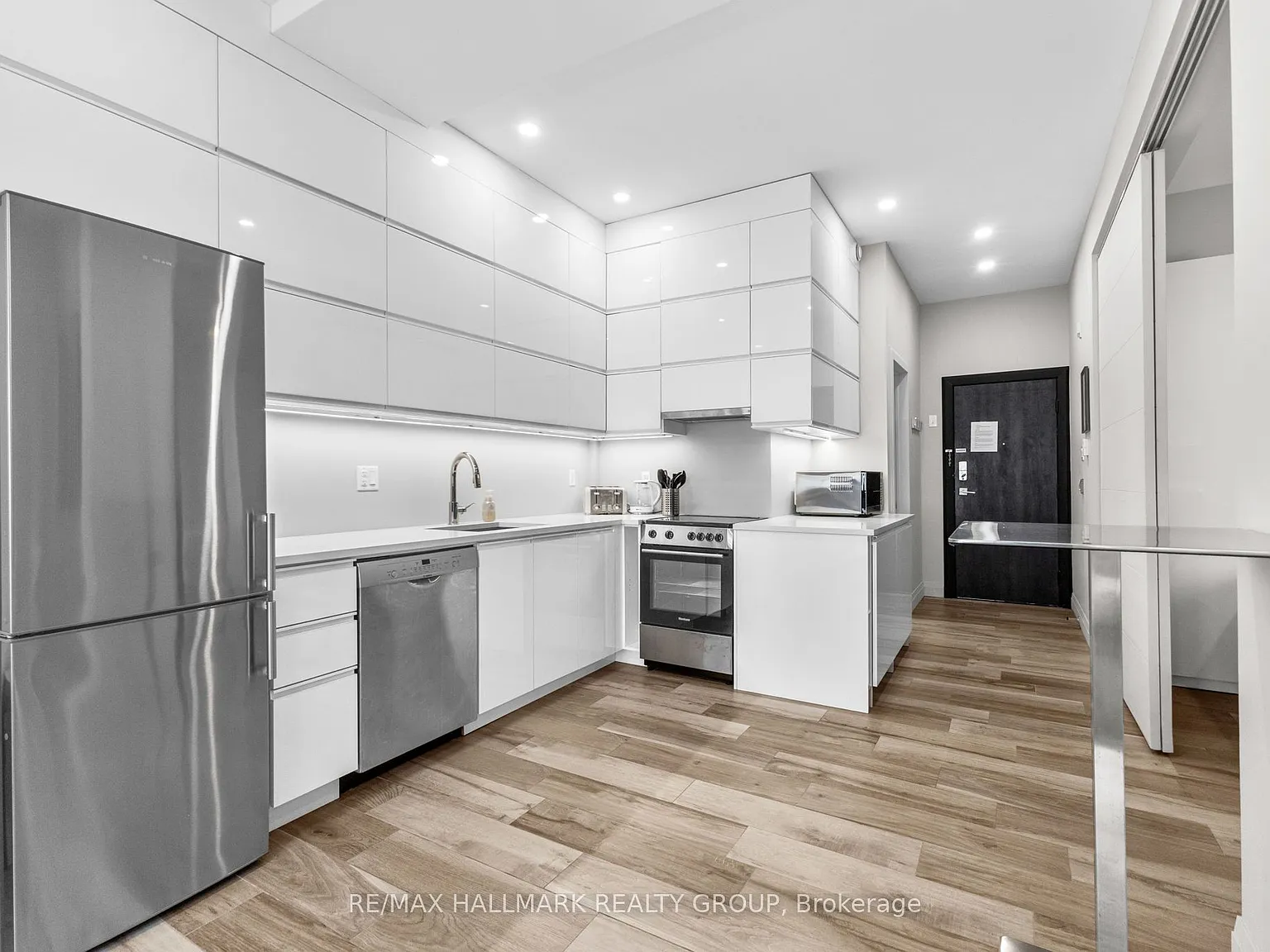1 bed, $2,050 — Photo 4