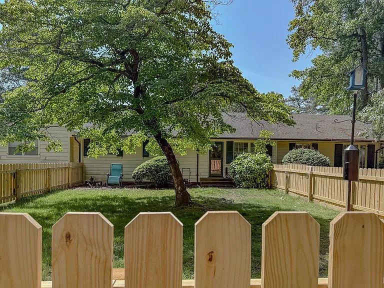 35097 Hillsborough Dr — Photo 1