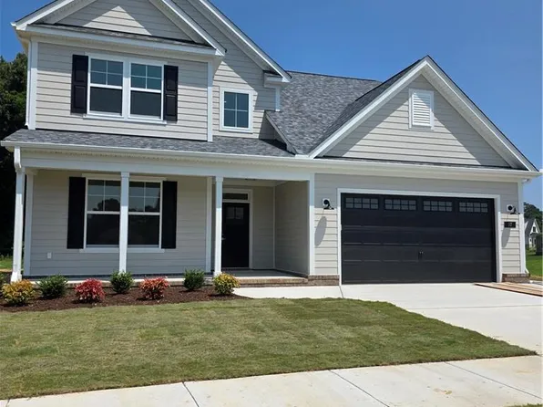 25 River Edge Dr, Suffolk, VA 23433