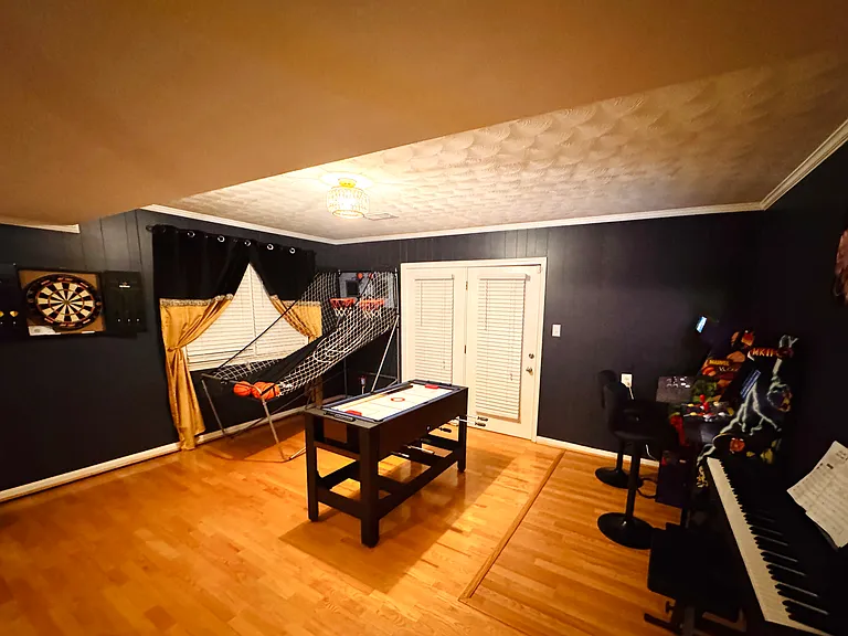 7827 Friars Ct — Photo 18