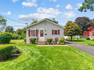 73 Phillips Ave, Warwick, RI 02888