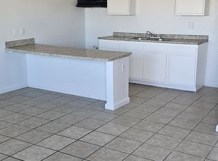 16460 Sequoia St APT 10, Hesperia, CA 92345