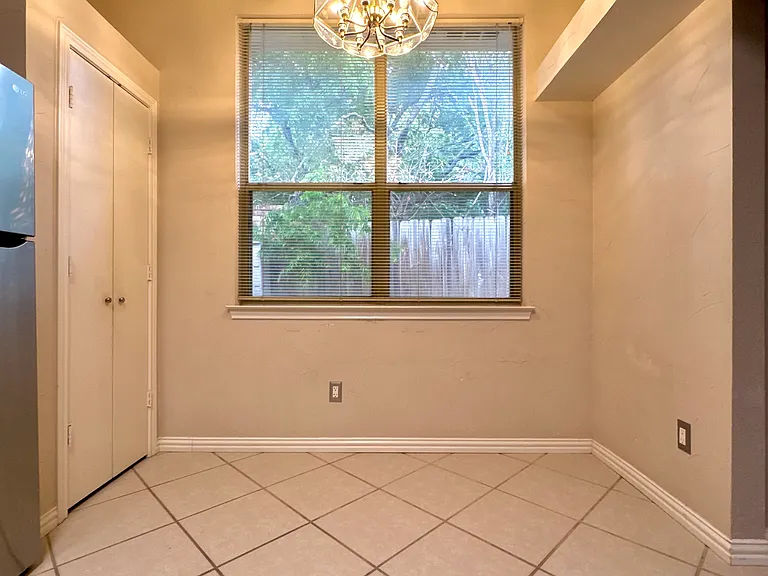 1913 Pine Ridge Dr — Photo 10