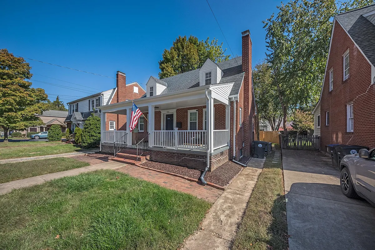 Building Photo - 1511 Prince Edward St #2