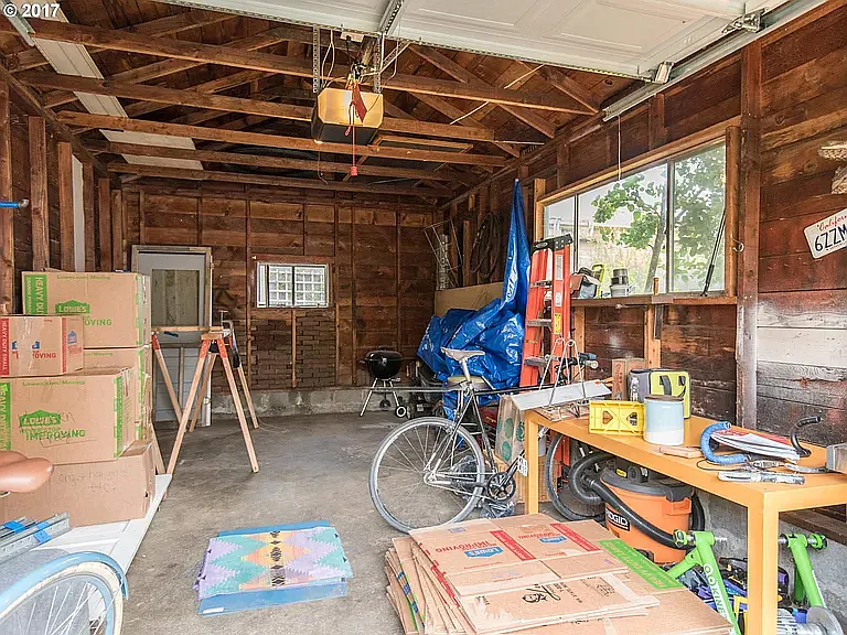 5525 NE Everett St — Photo 12