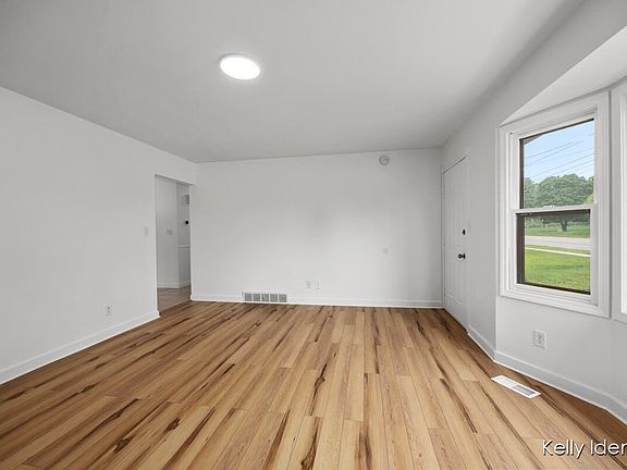 4th image of 6837 28th Ave