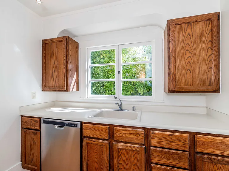 23 Sycamore Ave — Photo 37