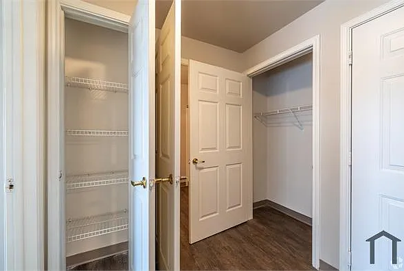 2 bed, $1,100 — Photo 4