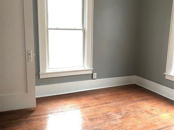 5th image of 247 Genesee Park Dr