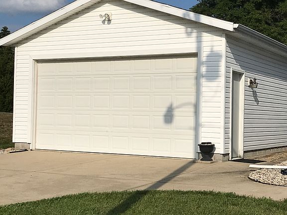 4th image of 27723 75th St