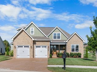 335 Indian Cave Dr, Loudon, TN 37774