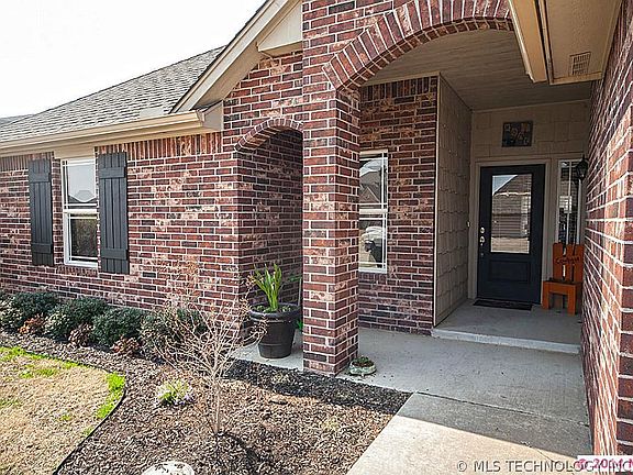 2nd image of 14936 Courtney Ln