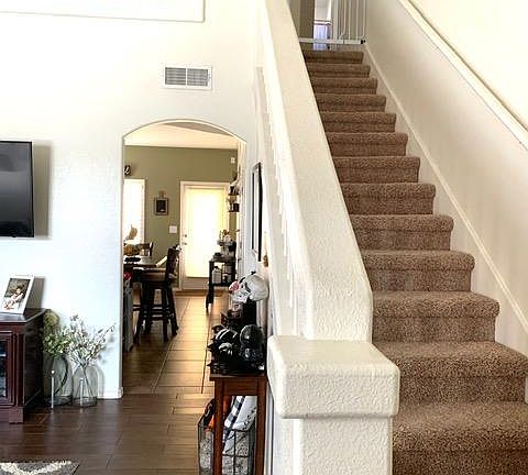 4th image of 4765 Hugo Reyes Dr
