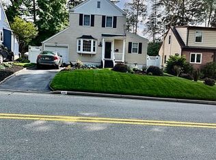 291 Midland Ave, River Edge, NJ 07661