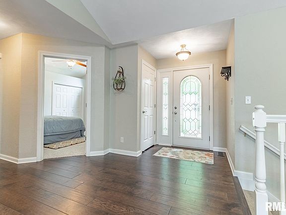 5th image of 216 E Idlewood St