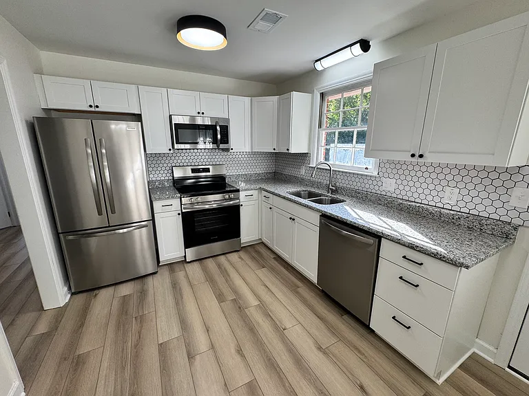 418 Brookcliff Rd — Photo 2