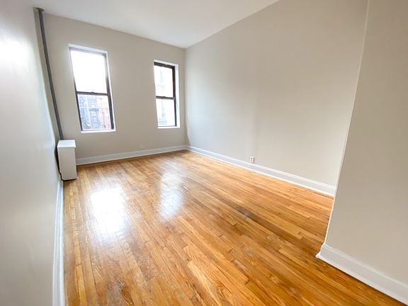 2nd image of 106 Fort Washington Ave #J5