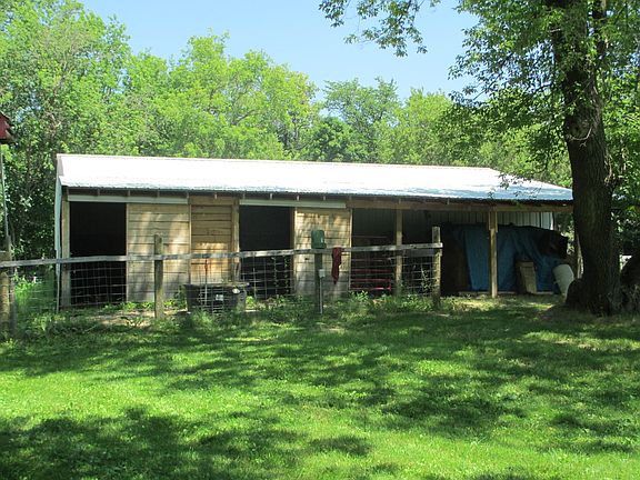 2 stall horse barn