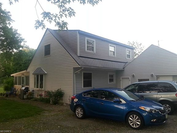 5th image of 685 Roberts St