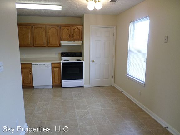 3rd image of 100 Pinnacle Ct APT 606