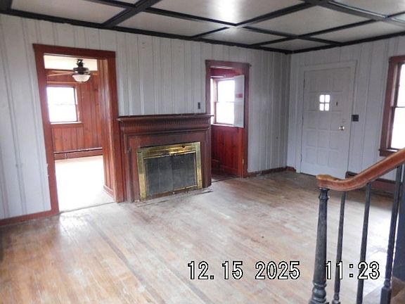 4th image of 100 W Lincoln St
