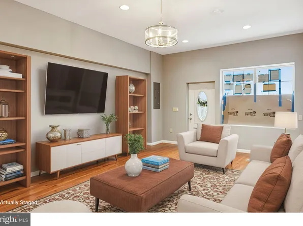 916 4th 1/2 St, Camden, NJ 08103
