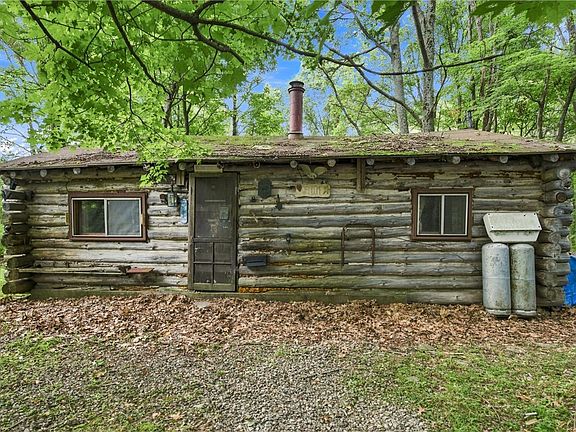 3rd image of 4050 Wood Hill Rd