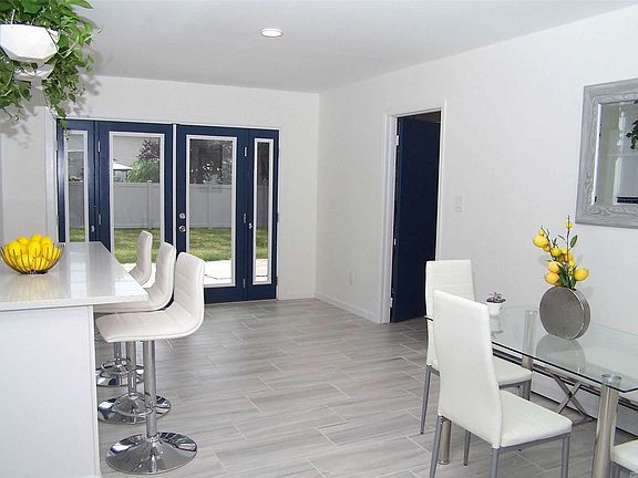 4th image of 93 Sycamore Cir