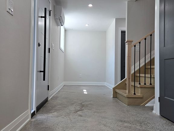 5th image of 46 Pitt Ave