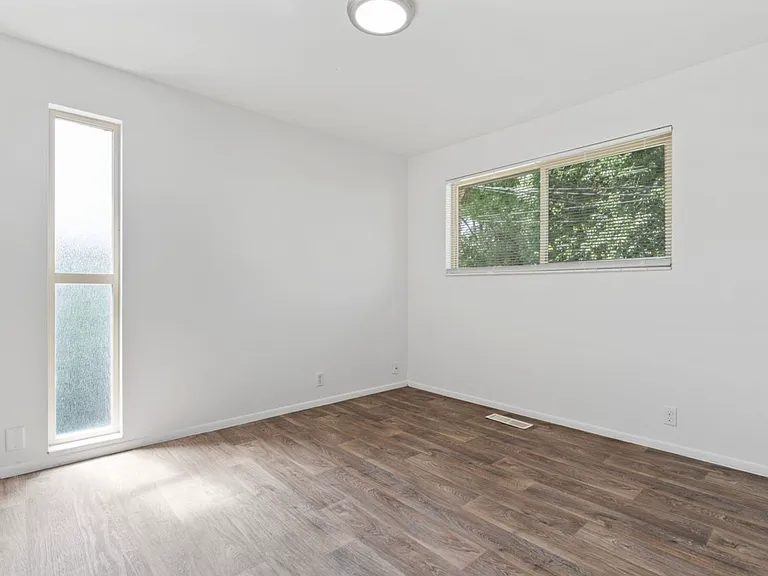 2614 S Green St — Photo 35