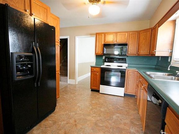5th image of 846 Crosshill Dr