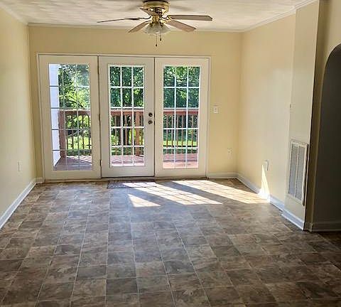 4th image of 3231 Loch Haven Dr