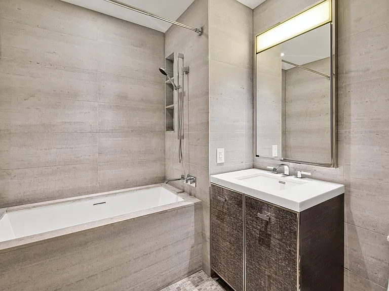 252 South St #47E — Photo 11