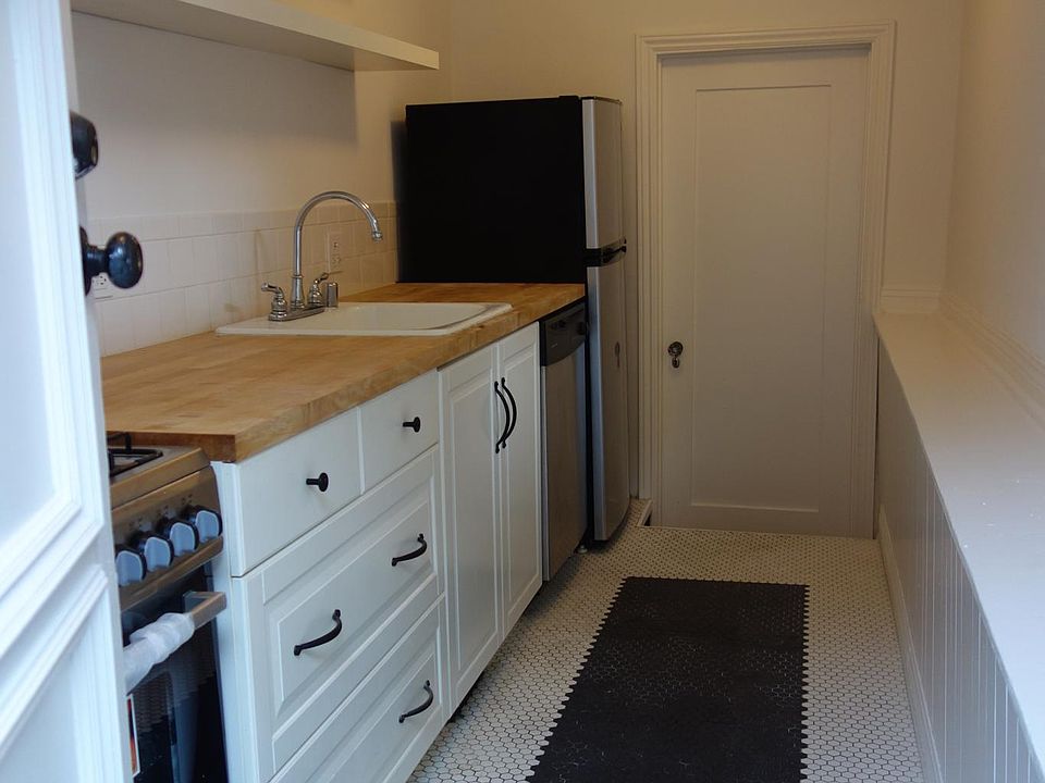 1st image of 2074 Glencoe Way #B