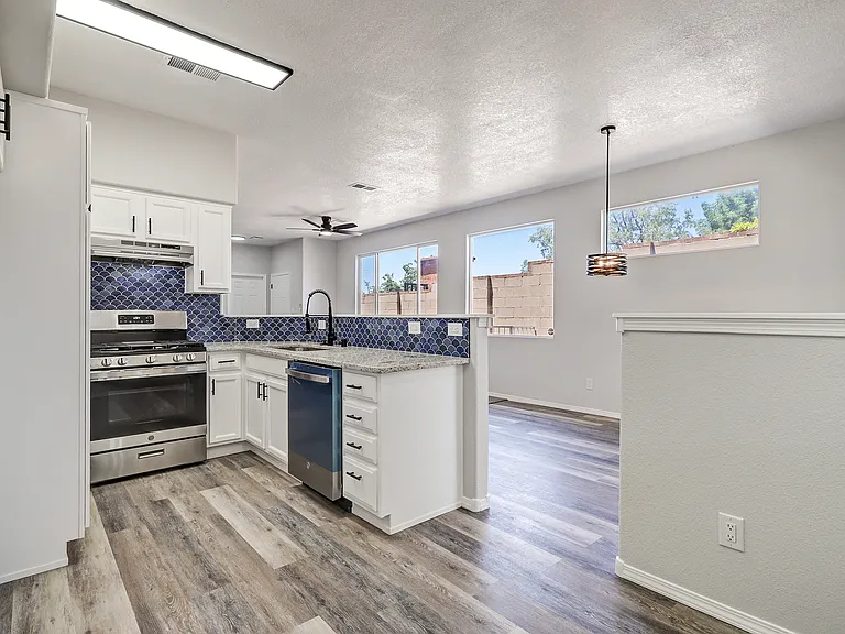 7817 Louisiana Blvd NE #103 — Photo 6