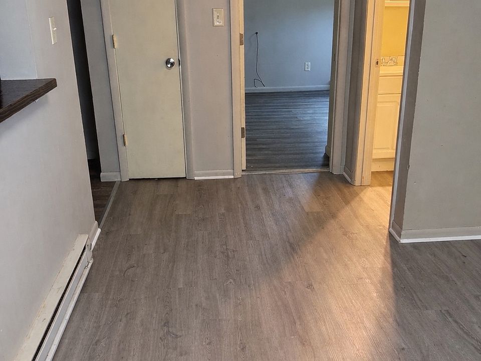 2nd image of 266 W Chestnut St