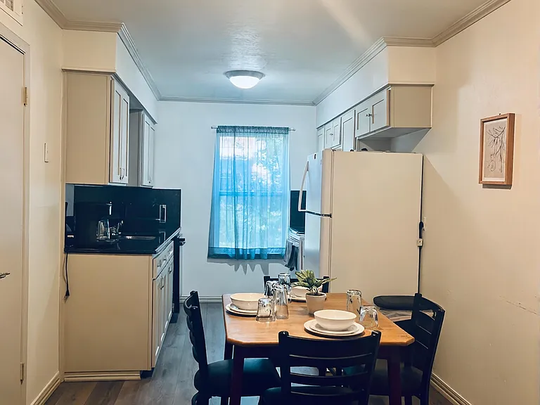 2206 Statler Dr — Photo 1